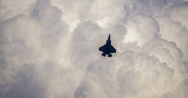 U.S. Navy F35 flies over the U.S. Marine Corps War Memorial, also known as the Iwo Jima Memorial, in Arlington, Virginia, July 4, 2026. (EPA File Photo)