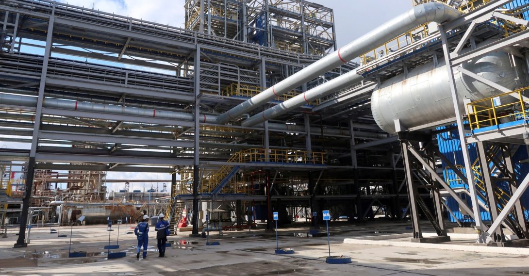 A view shows a petrochemical plant of the Gazprom Neftekhim Salavat company, Salavat, the Republic of Bashkortostan, Russia, Aug. 23, 2018. (Reuters Photo)