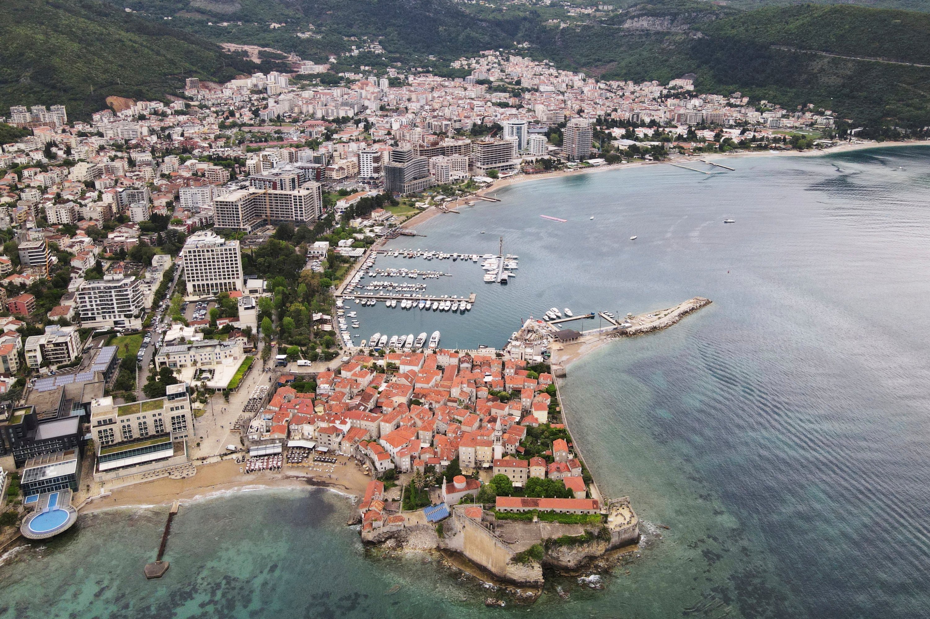 Montenegro extends visa-free entry for Turkish citizens