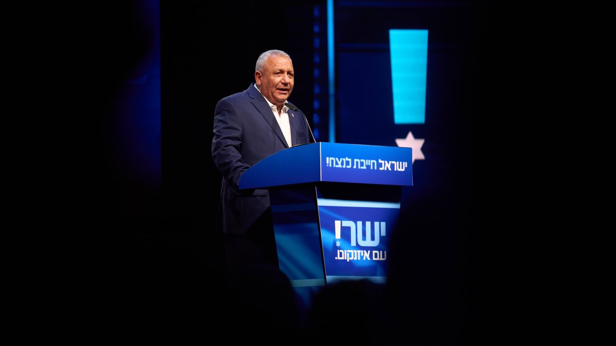 The promotional displays for Gadi Eisenkot, a former Israel Defense Forces chief-of-staff and leader of Israel’s Yashar party, have prompted demands for an outright ban on third-country political advertising across the island's Greek Cypriot-controlled areas.