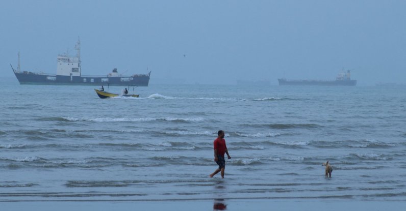 Vessels in the Strait of Hormuz near the beach of Bandar Abbas, Iran, July 27, 2026. (Reuters Photo)