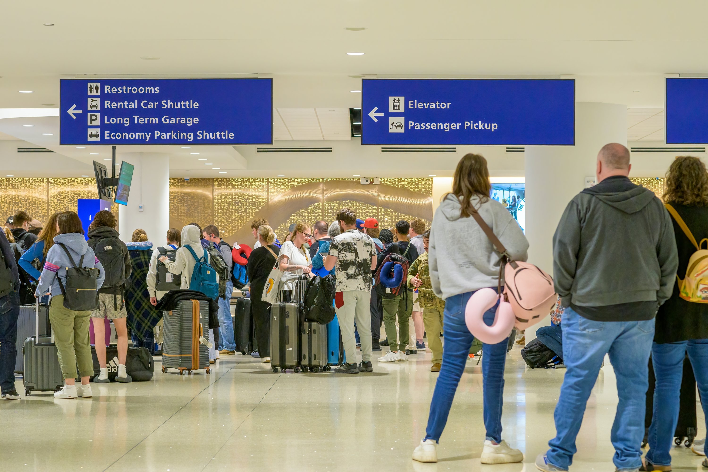 Price of goodbye: UK airport drop-off fees keep climbing