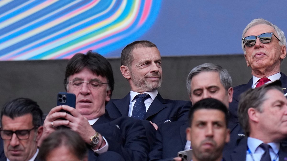 UEFA President Aleksander Ceferin (C) on the tribune before the Champions League final match between Paris Saint-Germain and Arsenal, Budapest, Hungary, May 30, 2026. (AP Photo)