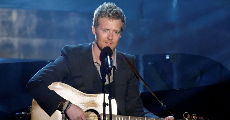 Glen Hansard performs "Falling Slowly" during the 80th annual Academy Awards, Hollywood, U.S., Feb. 24, 2008. (Reuters Photo)