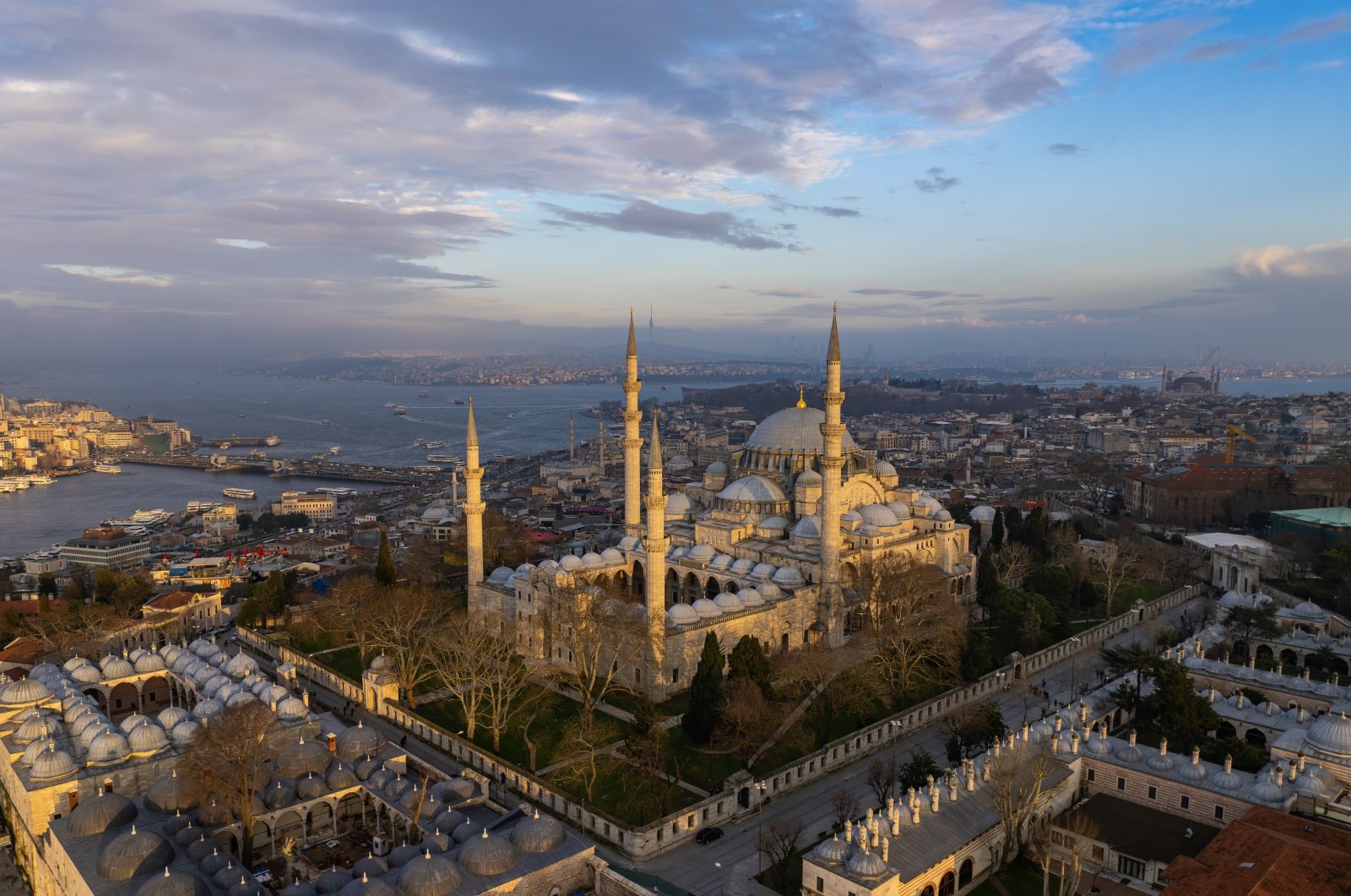 Istanbul's Süleymaniye Mosque offers Quran lessons in English | Daily Sabah