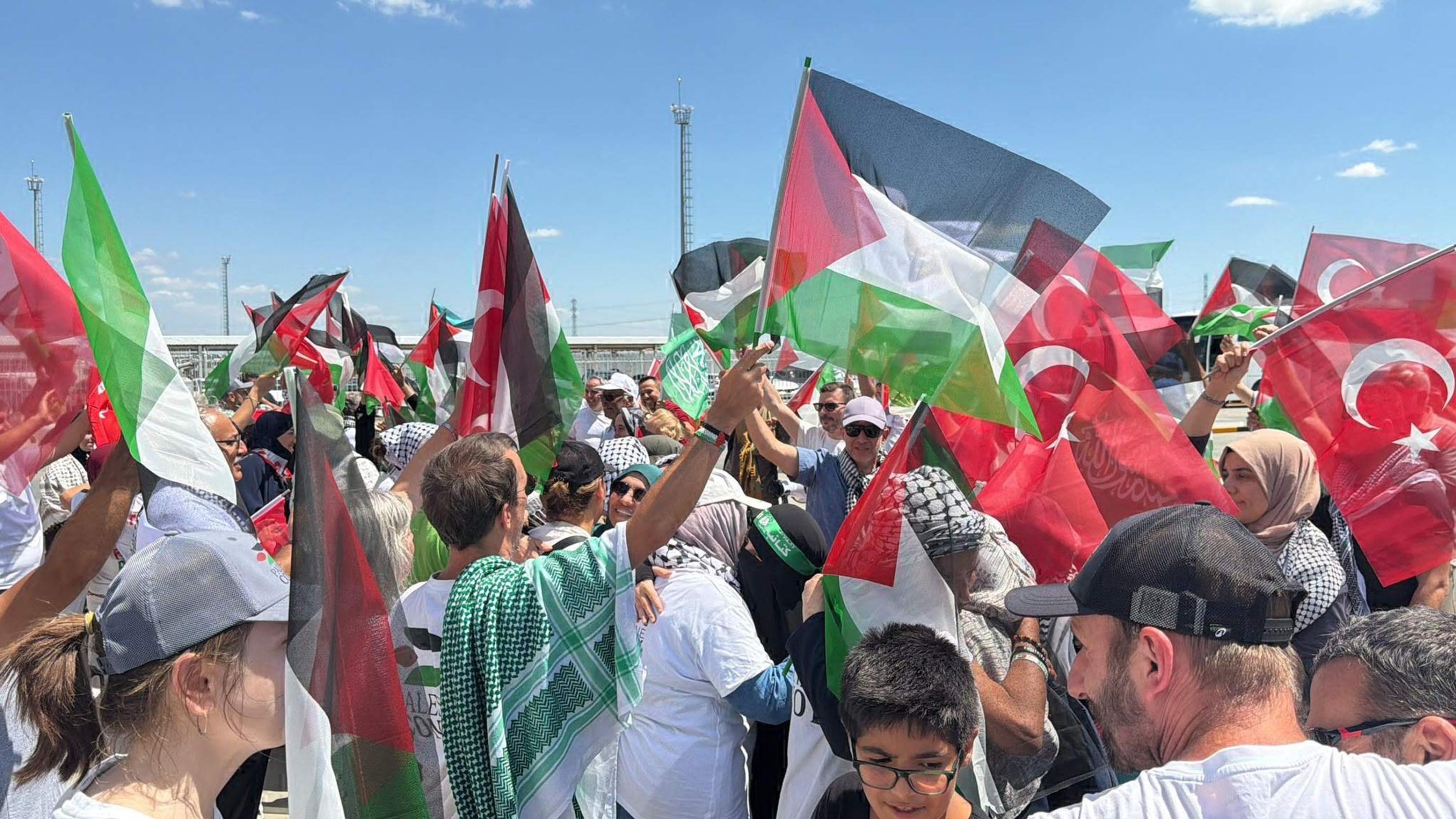 Activists wave Palestinian and Turkish flags, Edirne, northwestern Türkiye, July 30, 2026. (DHA Photo)