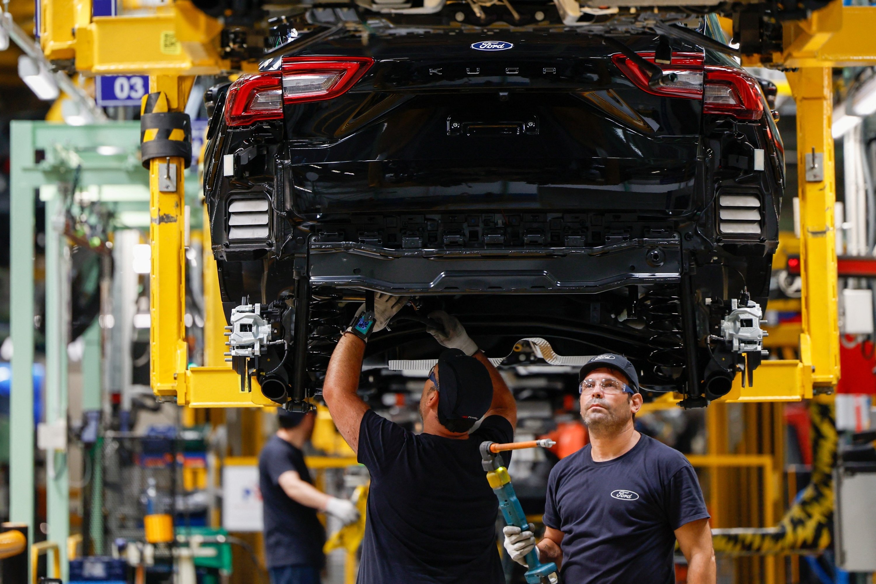 Chinese automakers may enter US in next decade, Ford CEO tells employees