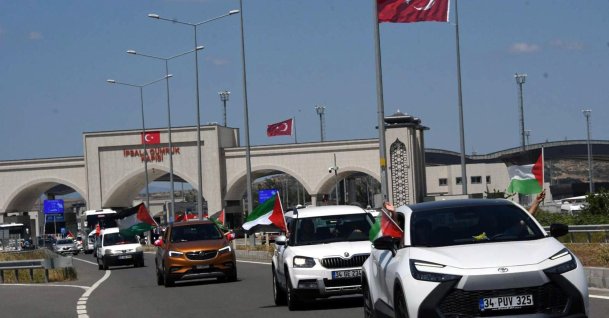 Turkish vehicles join the convoy at the Ipsala border crossing, Edirne, northwestern Türkiye, July 30, 2026. (DHA Photo)