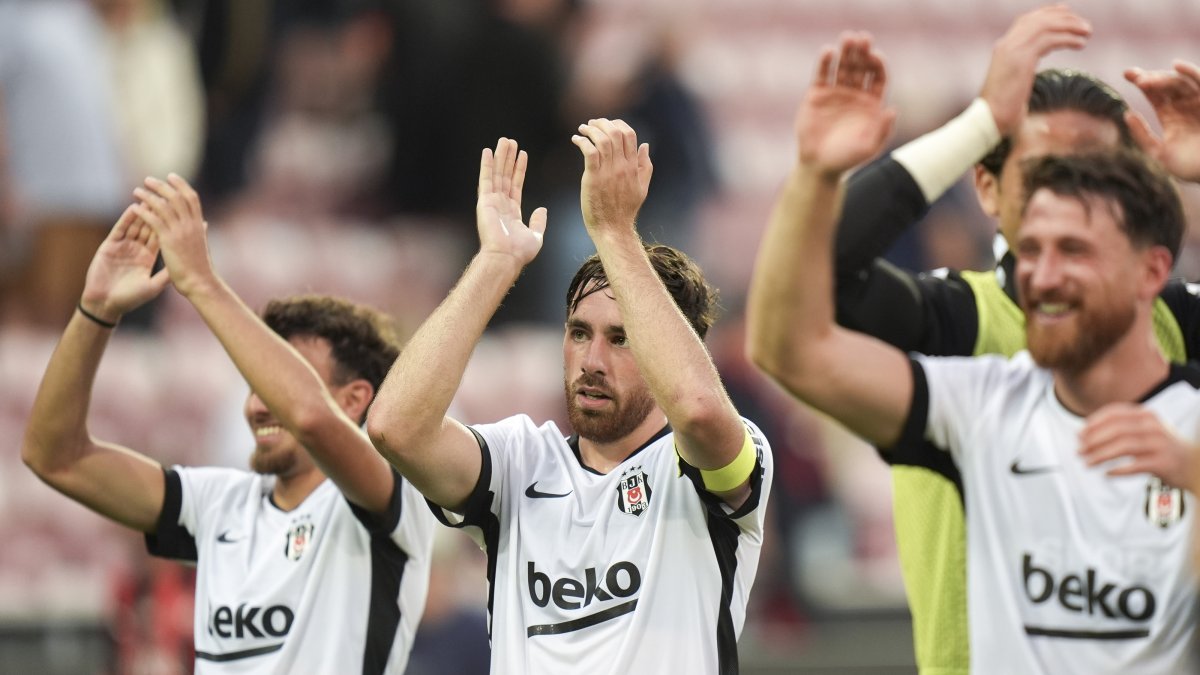 Beşiktaş players applaud the fans during the UEFA Europa League qualification match against FC Midtjylland at MCH Arena, Herning, Denmark, July 30, 2026. (AA Photo)