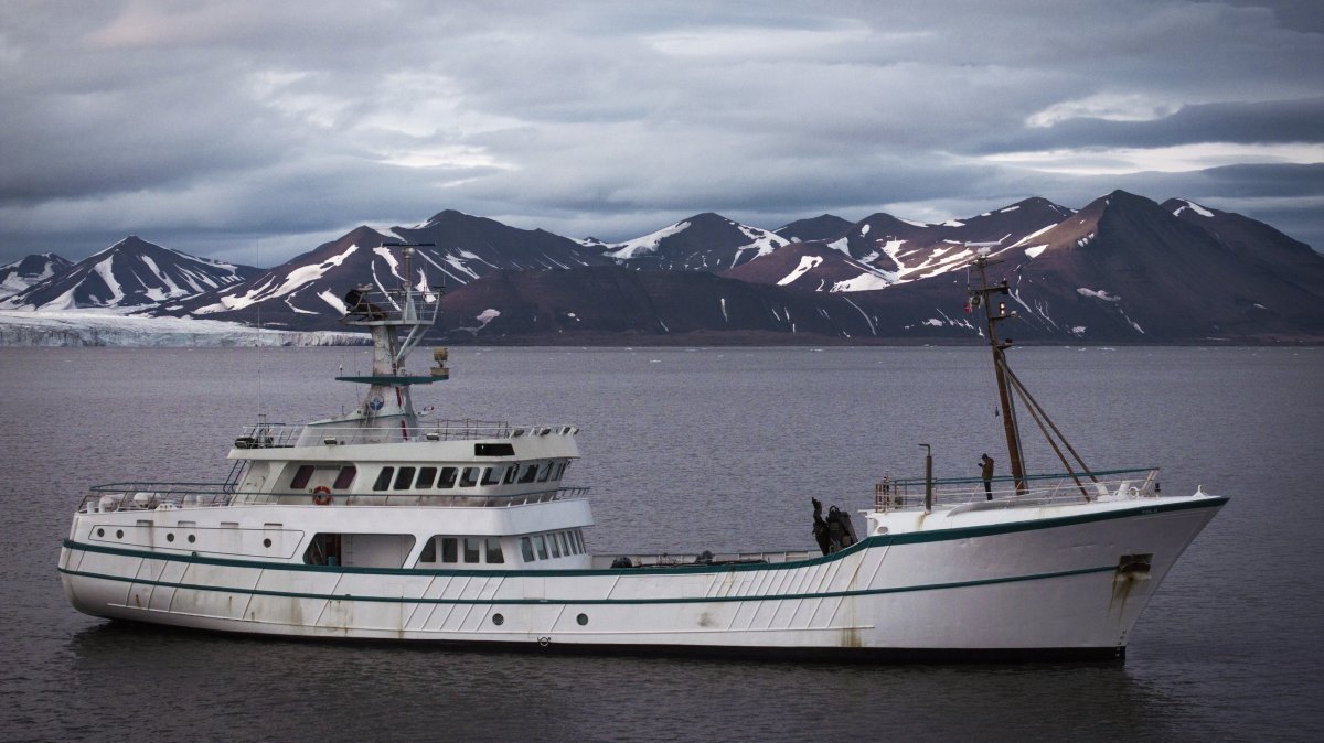 The research vessel carrying the 6th National Arctic Scientific Research Expedition scientific team sails through Arctic waters, July 14, 2026. (AA Photo)