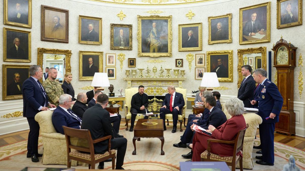 Ukraine's President Volodymyr Zelenskyy speaking with U.S. President Donald Trump (C-R) during their meeting in Washington, D.C., July 28, 2026. (AFP File Photo via Handout)