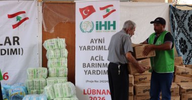 IHH aid workers distribute humanitarian aid to families, Beirut, Lebanon, July 30, 2026. (AA Photo)