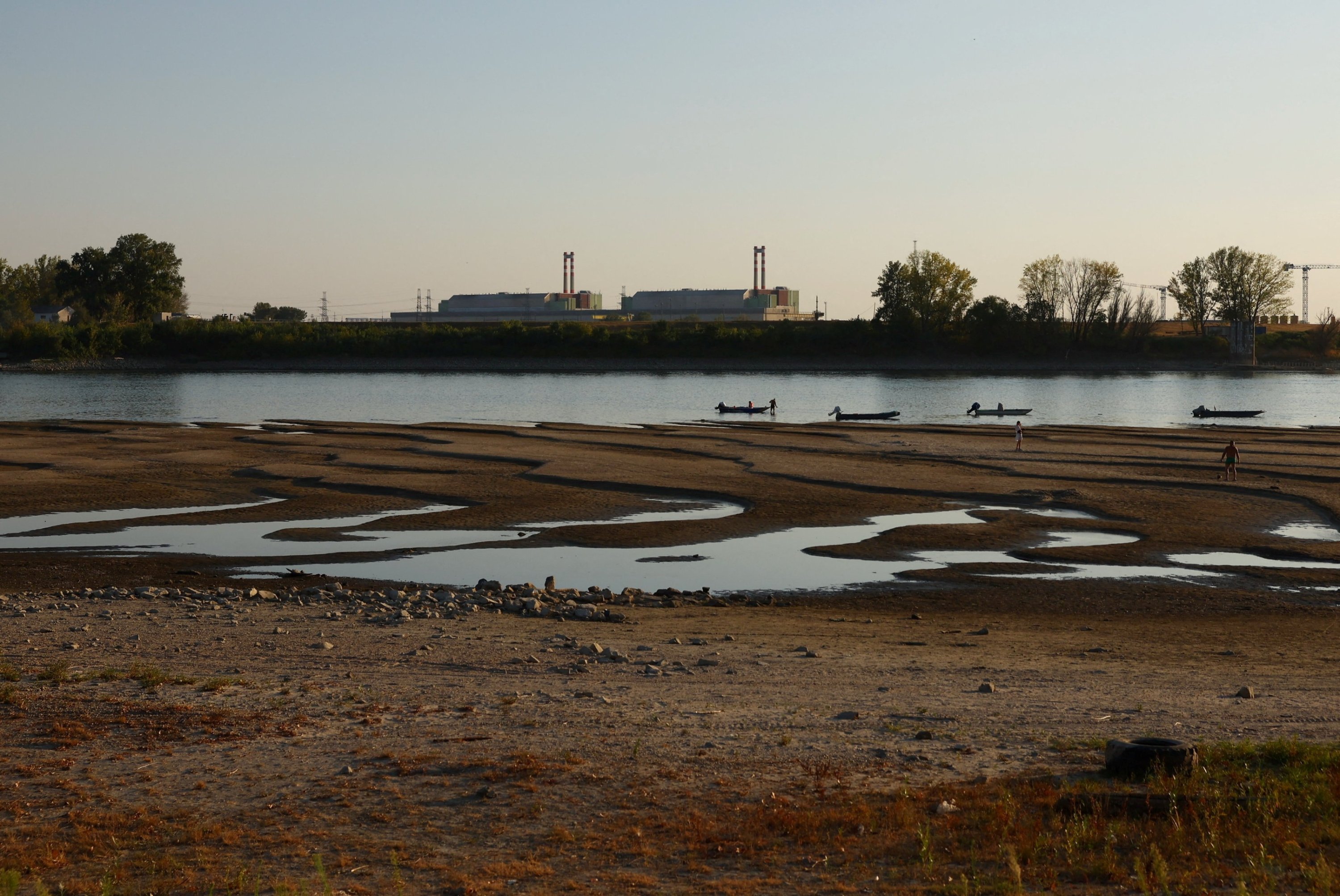Hungary announces closure of sole nuclear plant due to heat wave