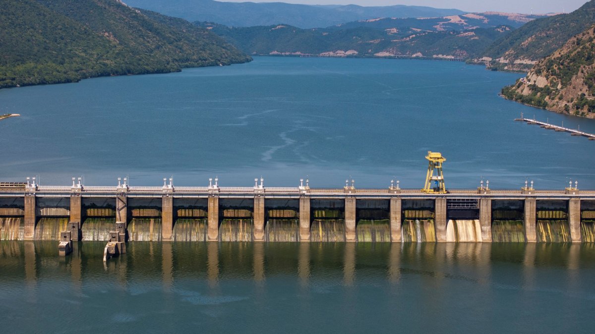 A drone view shows the Djerdap 1 hydropower plant on the Danube River amid low water levels caused by prolonged drought and extreme heat, Kladovo, Serbia, July 30, 2026. (Reuters Photo)