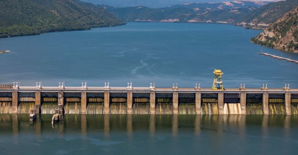 A drone view shows the Djerdap 1 hydropower plant on the Danube River amid low water levels caused by prolonged drought and extreme heat, Kladovo, Serbia, July 30, 2026. (Reuters Photo)