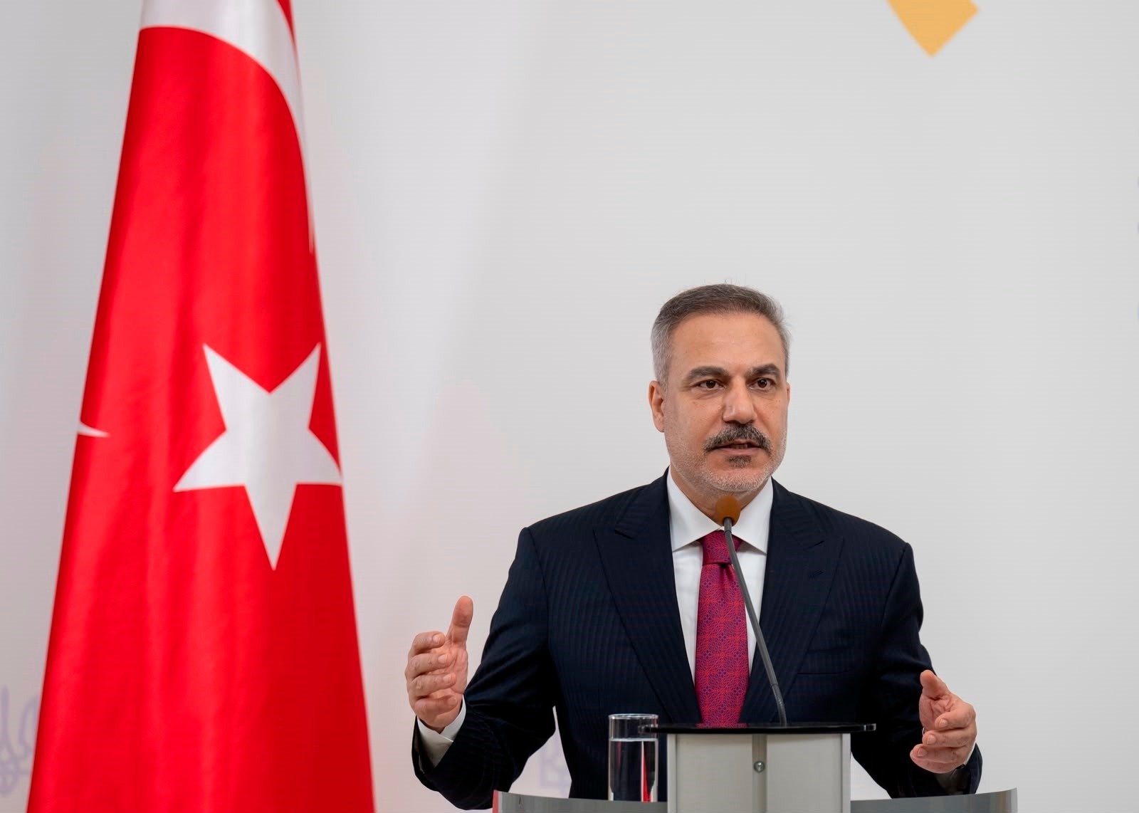 Turkish FM discusses Gaza, Ukraine in call with new UK counterpart