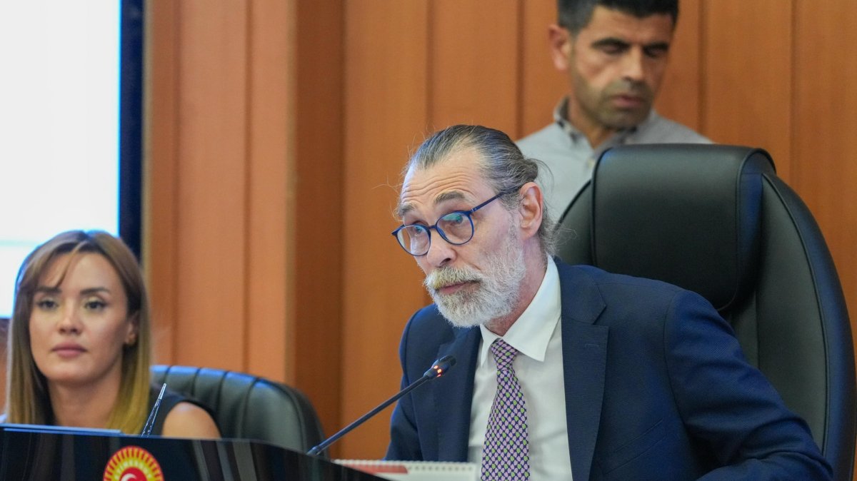 An undated photo shows Erdal Beşikçioğlu speaks at a municipal assembly meeting, Ankara, Türkiye. (DHA Photo)