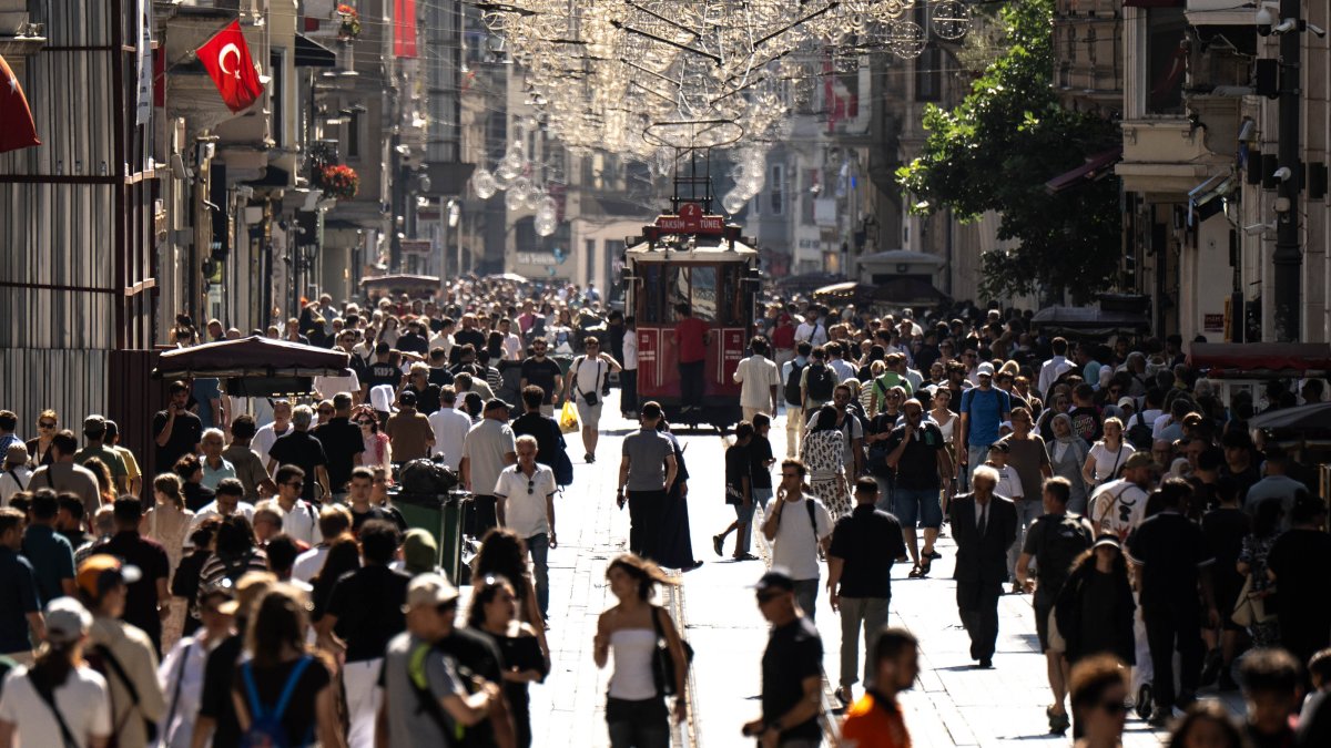 People walk in the famous shopping avenue Istiklal, Istanbul, Türkiye, July 29, 2026. (AA Photo)