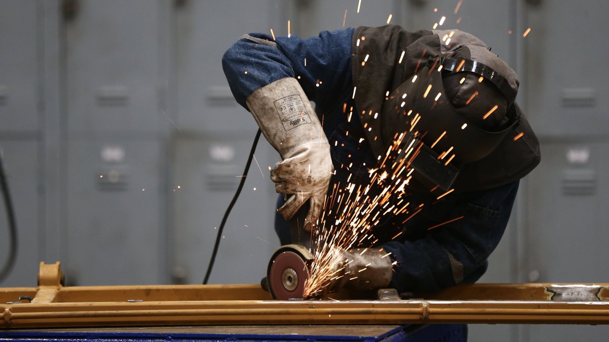 A worker is seen at a factory, Mersin, Türkiye, May 1, 2019. (AA Photo)