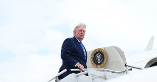 U.S. President Donald Trump boards Air Force One at Morristown Municipal Airport in Morristown, New Jersey, Aug. 2, 2026. (AFP Photo)