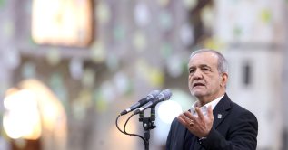 Iran's President Masoud Pezeshkian addresses cabinet members, as they visit of the tomb of the late Iranian revolutionary leader Ayatollah Ruhollah Khomeini, in Tehran, Jan. 31, 2026. (AFP File Photo)