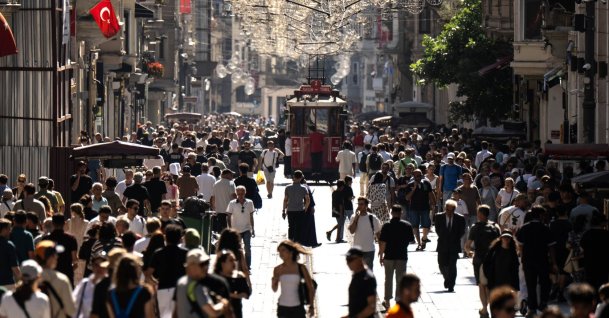 People walk in the famous shopping district on Istiklal Avenue in Istanbul, Türkiye, July 29, 2026. (AA Photo)