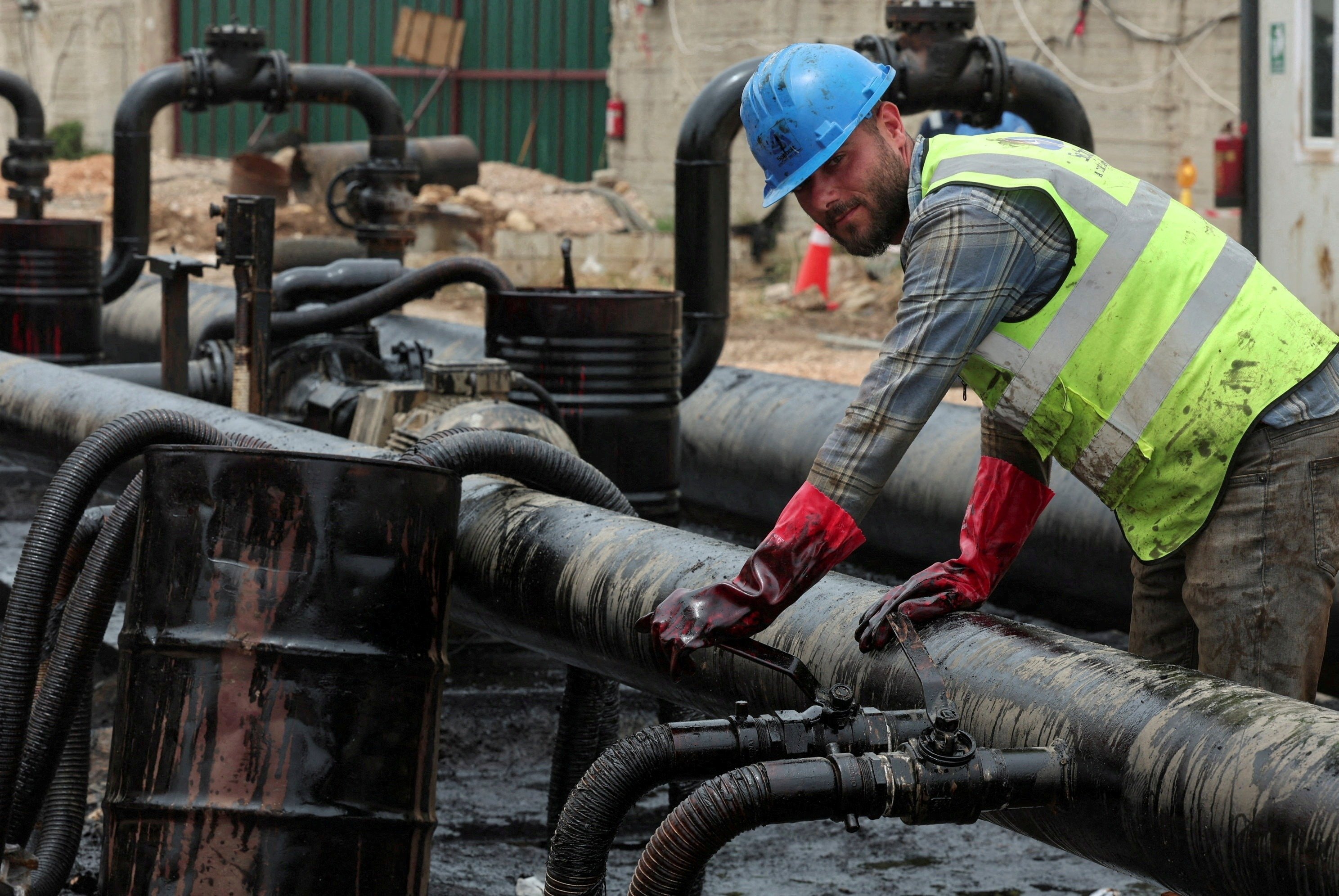 Syria to restore Iraq oil pipeline damaged during US invasion