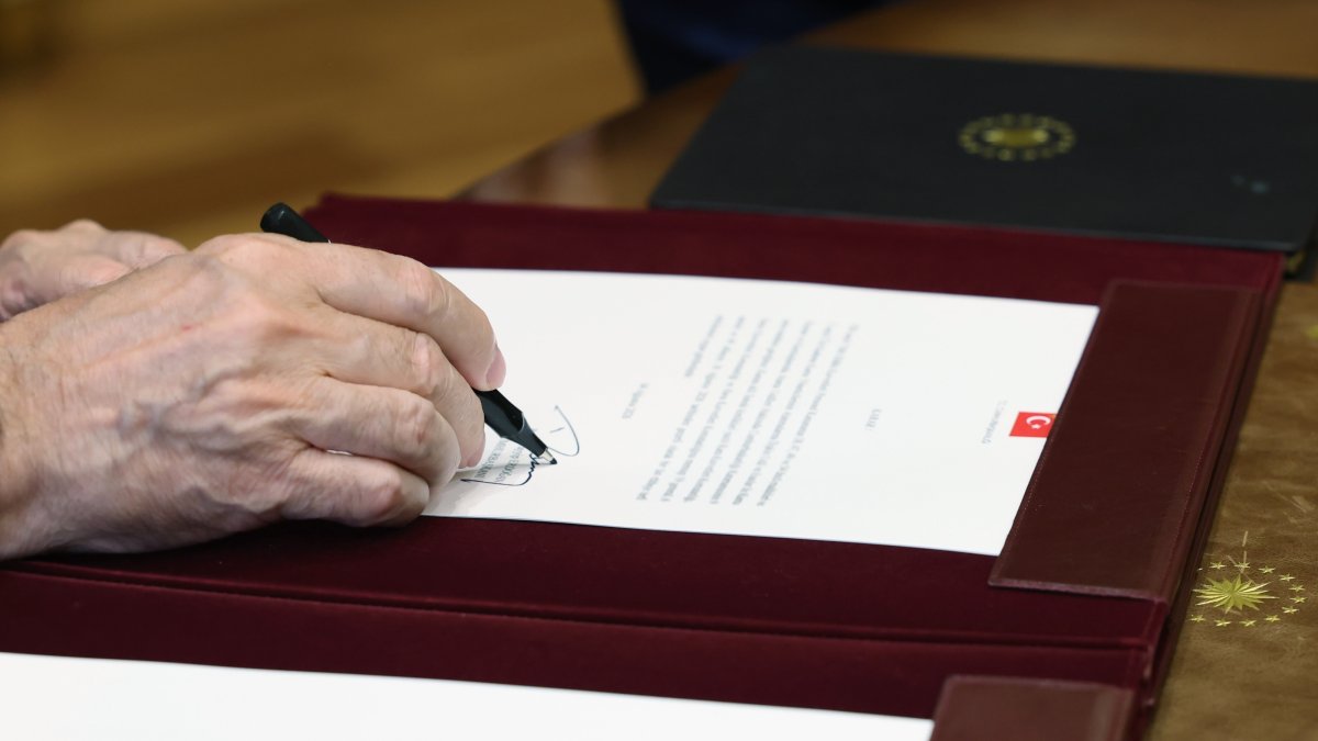 President Recep Tayyip Erdoğan signs decisions made at the Supreme Military Council (YAŞ), Ankara, Aug. 4, 2026. (AA Photo)