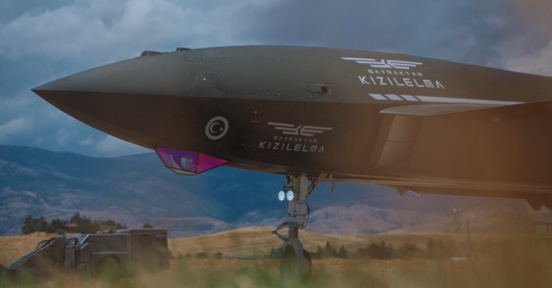 Türkiye's Bayraktar Kızılelma unmanned fighter jet equipped with Aselsan's infrared detector is seen on a runway, Tekirdağ, northwestern Türkiye, July 11, 2026. (DHA Photo)