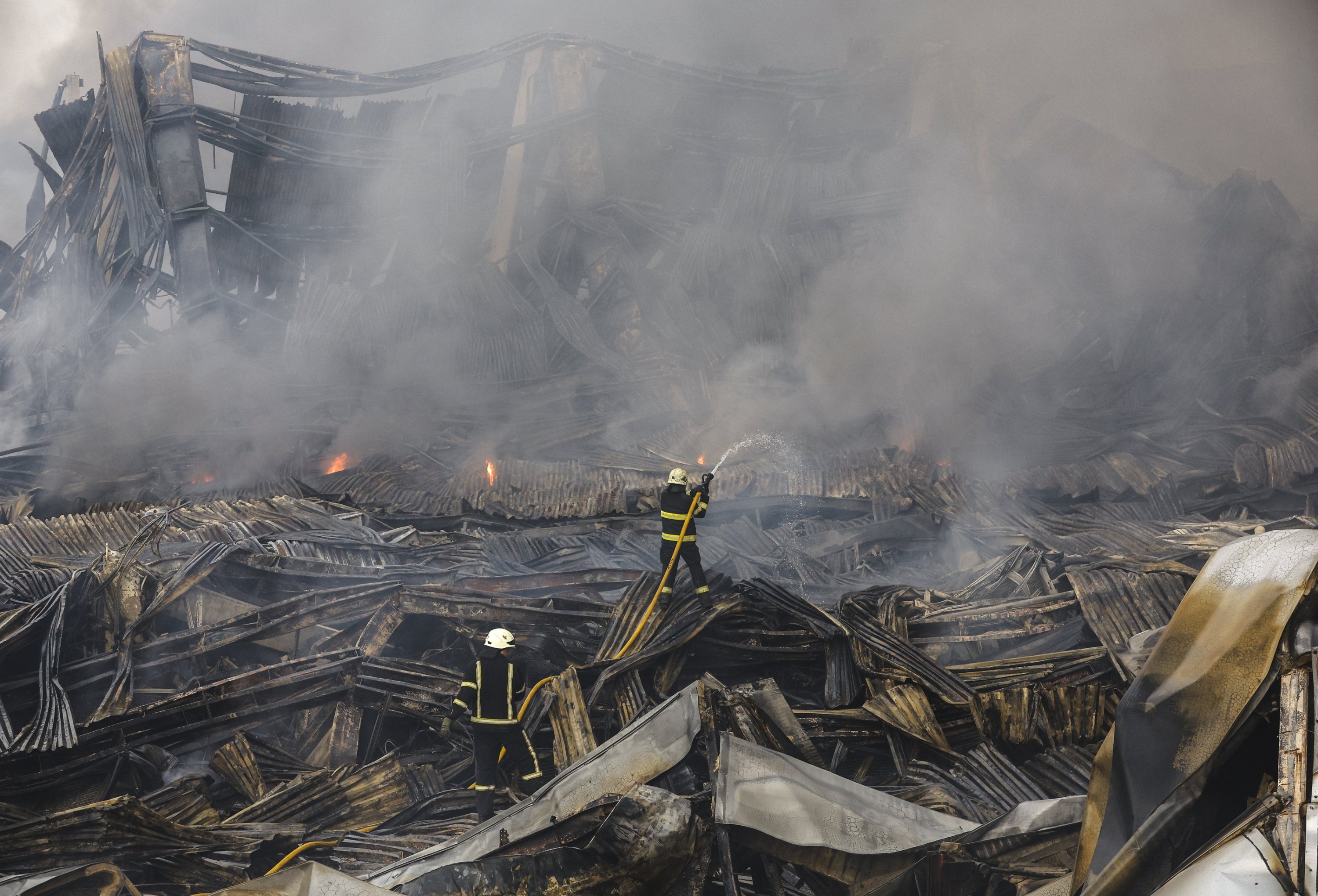 Russian attacks overwhelm Ukraine’s air defense, kill 17 near Kyiv