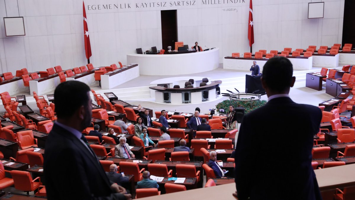 CHP lawmakers Veli Ağbaba (L) and Özgür Özel (R) attend a sit-in strike at Parliament, Ankara, Türkiye, July 27, 2017. (Photo by Ali Ekeyılmaz)