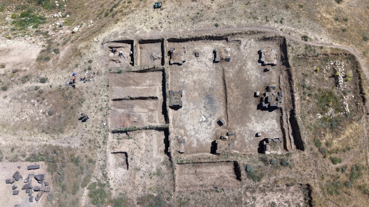 An aerial view of the excavation area at Kef Castle, Bitlis, eastern Türkiye, July 24, 2026. (AA Photo)