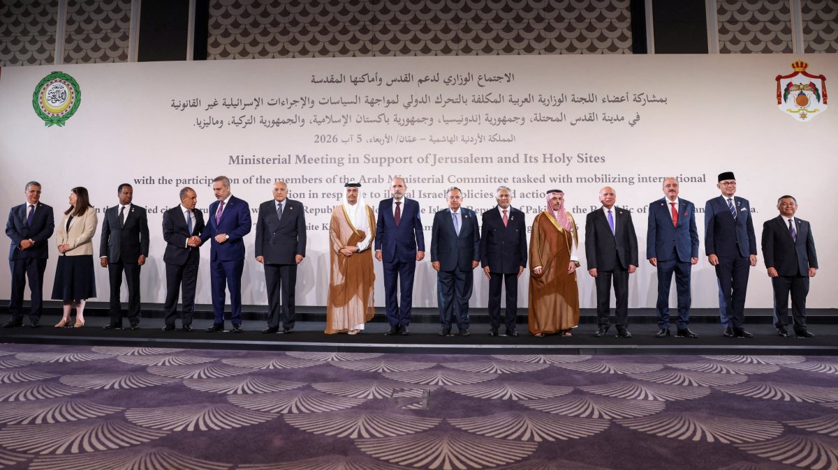 Foreign ministers pose for a family photo on the day of a meeting of the Arab Ministerial Committee to discuss the situation in Jerusalem, in Amman, Jordan, Aug. 5, 2026. (Reuters Photo)