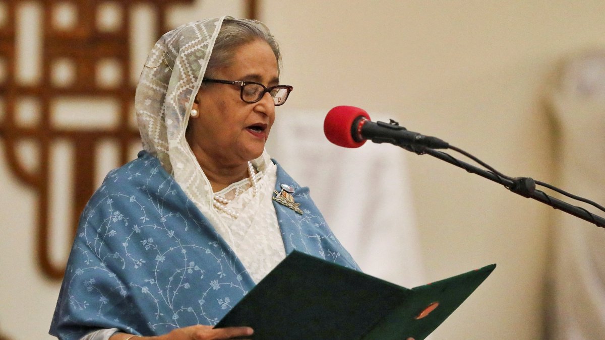 Then-Prime Minister Sheikh Hasina takes oath as the country's Prime Minister at the Bangabhaban in Dhaka, Bangladesh, Janu. 11, 2024. (Reuters File Photo)