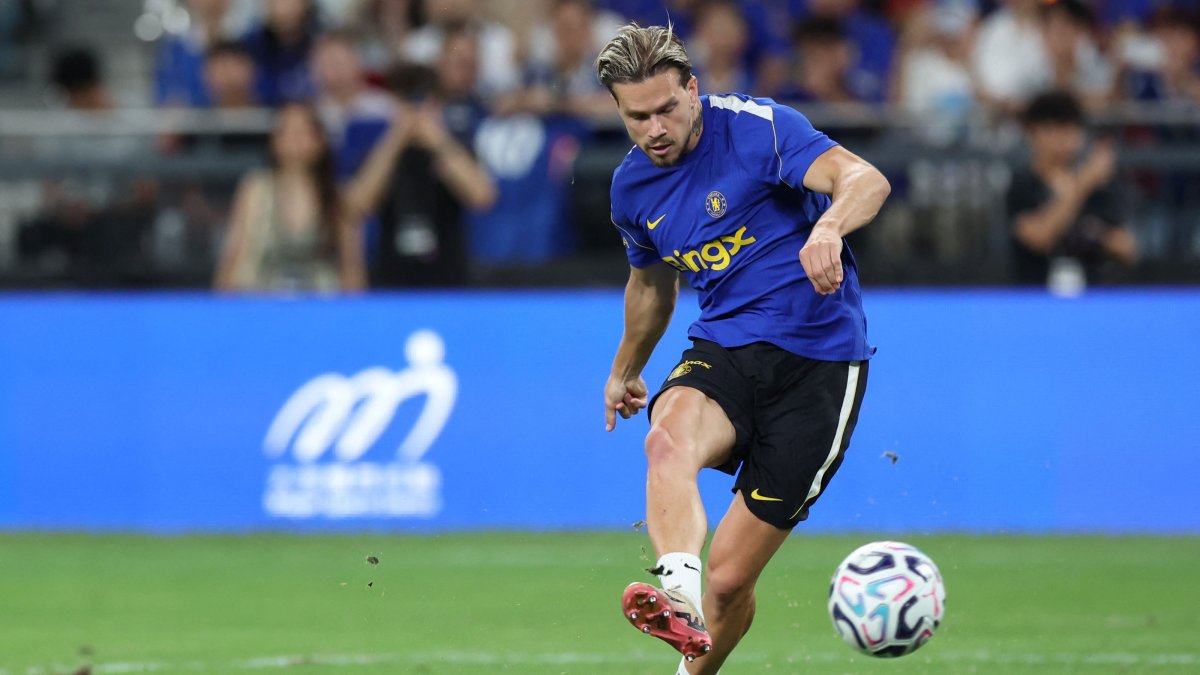 Chelsea’s Mykhailo Mudryk attends a training session ahead of their football match against Juventus at Kai Tak Stadium, Hong Kong, Aug. 4, 2026. (AFP Photo)