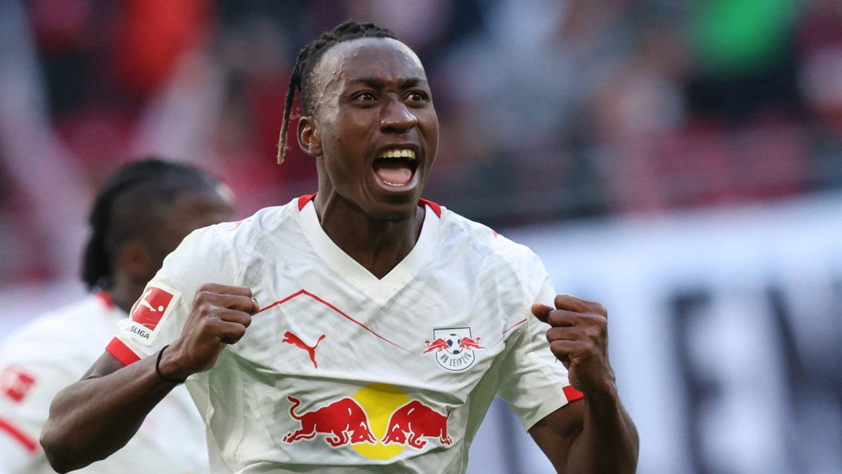Leipzig's Ivorian forward Yan Diomande celebrates scoring the 1-1 goal during the Bundesliga football match between RB Leipzig and Augsburg in Leipzig, eastern Germany, March 7, 2026. (AFP Photo)