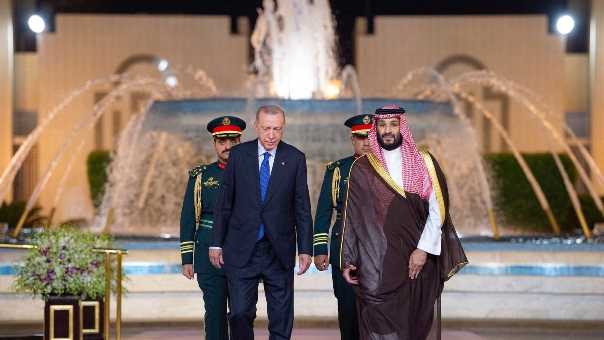 Erdogan to visit Saudi Arabia Friday for talks on Hormuz, Iran war
