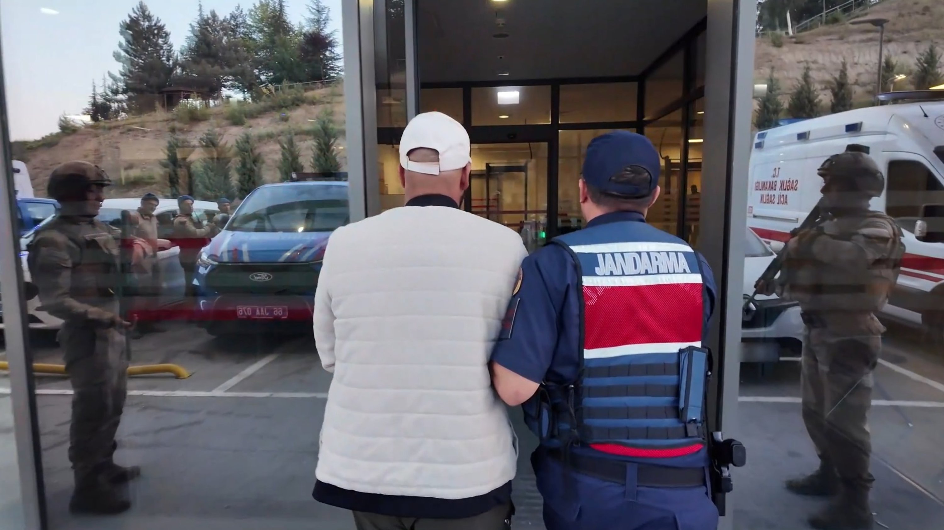 Türkiye captures 104 Daesh suspects in nationwide operations Türkiye captures 104 Daesh suspects in nationwide operations