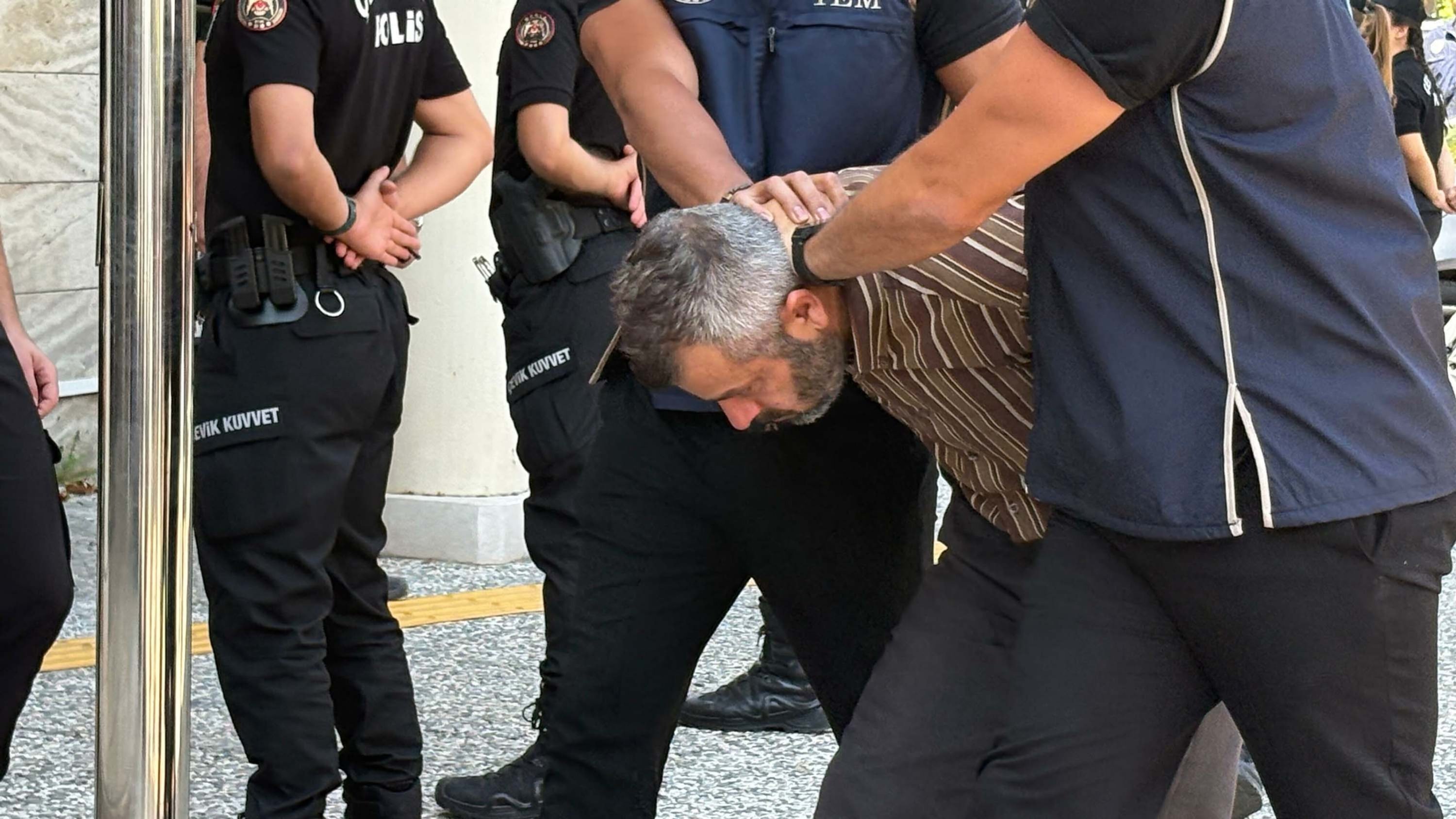 Sister accused of aiding FETÖ assassin nabbed in Türkiye