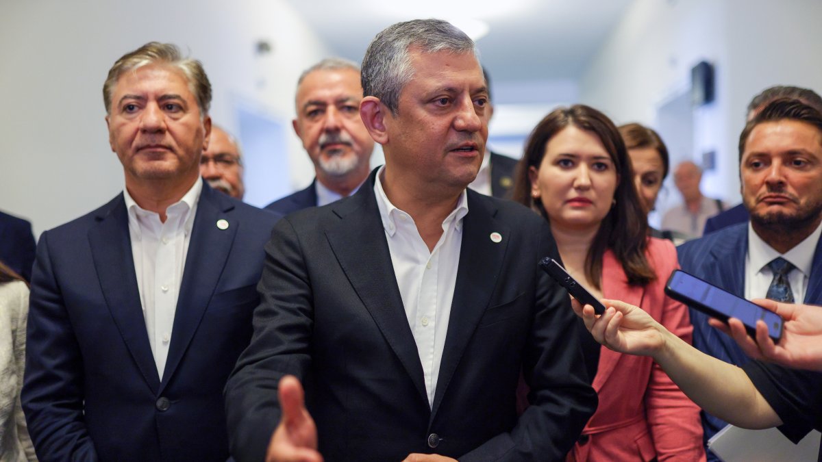 YP Chair Özgür Özel talks to journalists at Parliament, Ankara, Türkiye, Aug. 6, 2026. (DHA Photo)