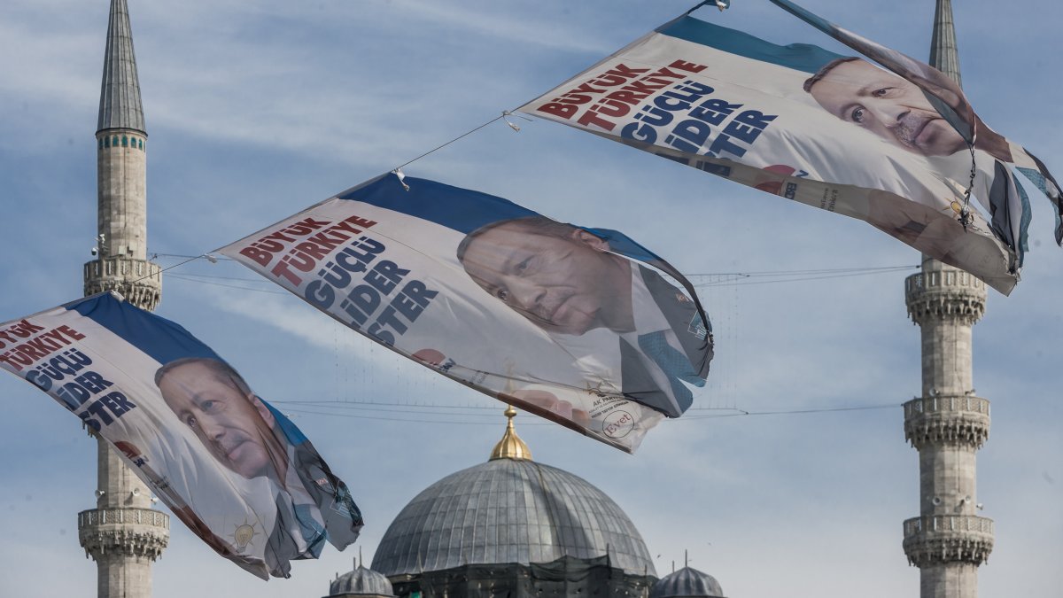 Flags featuring President Recep Tayyip Erdoğan, the presidential candidate of the Justice and Development Party (AK Party), Istanbul, Türkiye, June 19, 2018. (Getty Images Photo)