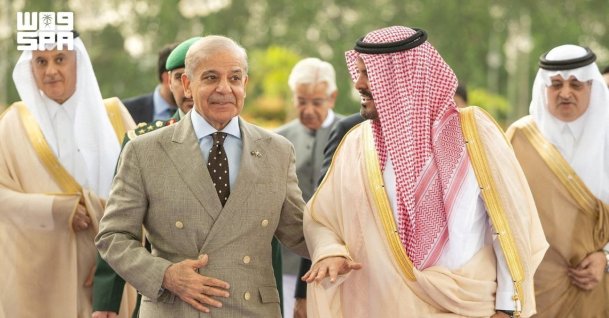 Pakistan's Prime Minister Shehbaz Sharif is received by the Deputy Governor of the Mecca region, Prince Saud bin Mishaal bin Abdulaziz, upon his arrival in Jeddah, Saudi Arabia, Aug. 6, 2026. (Saudi Press Agency Handout via Reuters)
