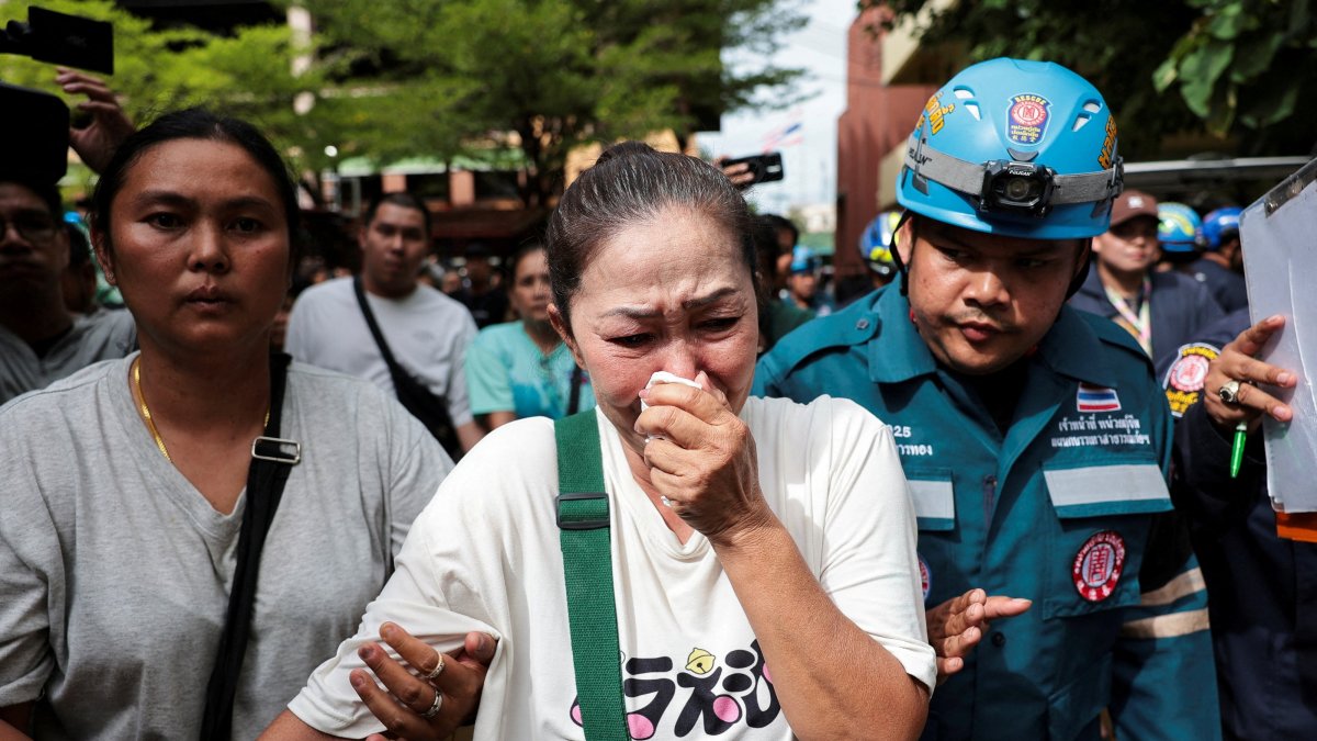 A relative of a victim reacts at Debsirin Nonthaburi School following the shooting incident that took place at the school, in Bang Kruai district, Nonthaburi province, Bangkok, Thailand, Aug. 7, 2026. (Reuters Photo)