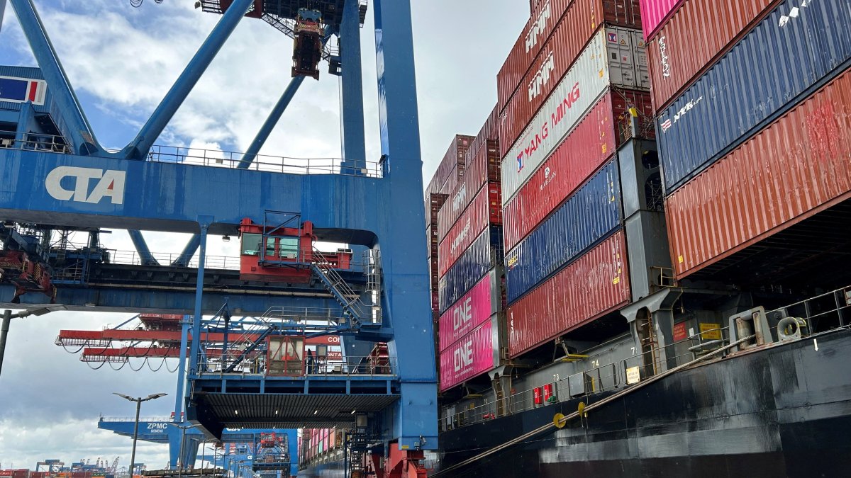 A general view shows the containers at the port, Hamburg, Germany, July 29, 2025. (Reuters Photo)