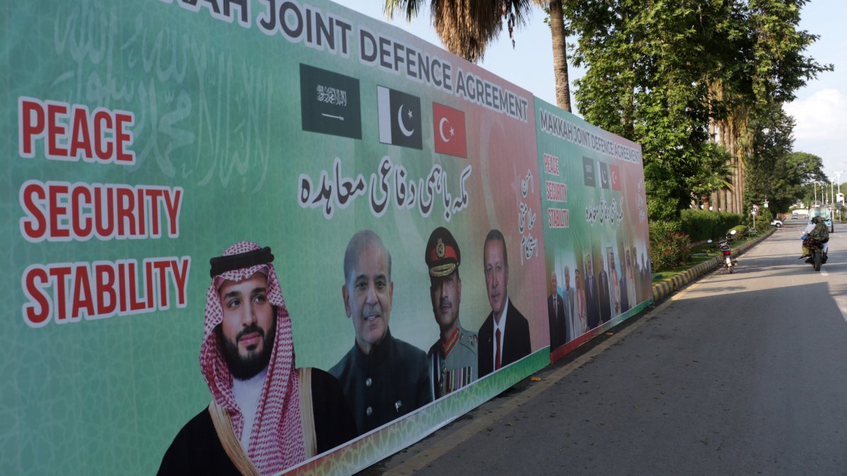 A billboard featuring (L-R) Saudi Crown Prince Mohammed bin Salman, Pakistan Prime Minister Shahbaz Sharif, Pakistan's Chief of Army Staff Syed Asim Munir and President Recep Tayyip Erdoğan is displayed on a road, Islamabad, Pakistan, Aug. 8, 2026. (EPA Photo)