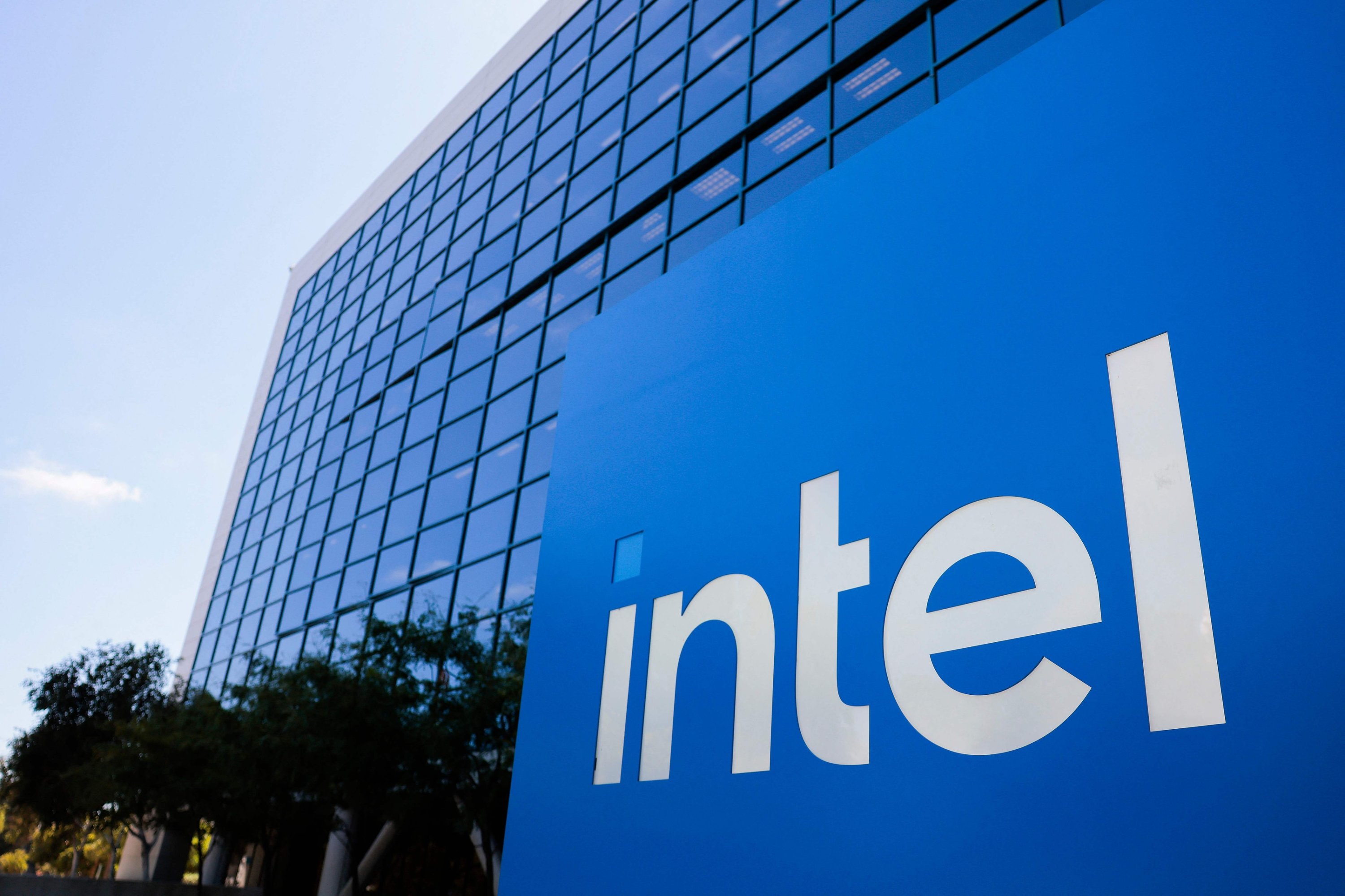 Intel announces $15B share sale to fund AI buildout