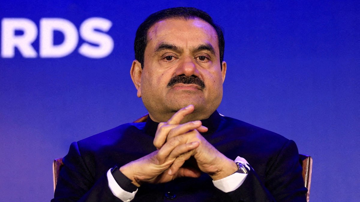 Indian billionaire Gautam Adani attends the 51st Gems and Jewellery Awards, Jaipur, India, Nov. 30, 2024. (Reuters Photo)