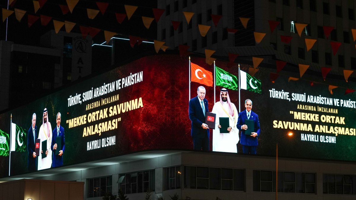 Visuals prepared by the Directorate of Communications to mark the Mecca Joint Defense Agreement are displayed on landmark structures, Istanbul, Türkiye, Aug. 10, 2026. (DHA Photo)