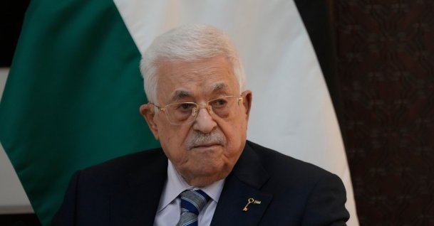 Palestinian President Mahmoud Abbas receives Greek Prime Minister Kyriakos Mitsotakis (not pictured), Ramallah, Palestine, Dec. 22, 2025. (AP Photo)