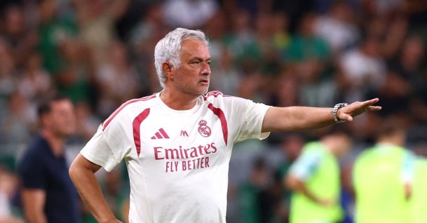 Real Madrid coach Jose Mourinho reacts during the pre-season friendly match against Ferencvaros at Groupama Arena, Budapest, Hungary, Aug. 8, 2026. (Reuters Photo)